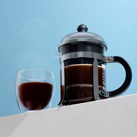 Bodum-coffee-plunger in use